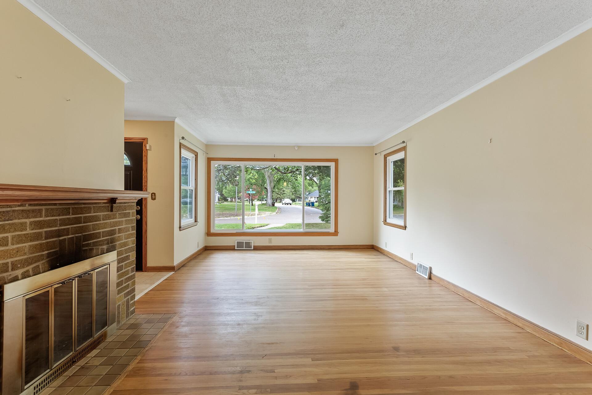 4927 Culver Road Golden Valley, MN 55422 - Photo 6 of 29