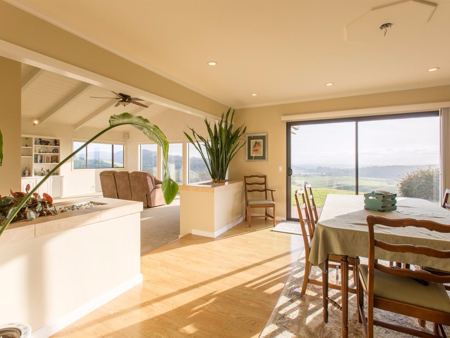 169 Old Stage Road Salinas, CA 93908 - Photo 11 of 24 Gallery Image 11