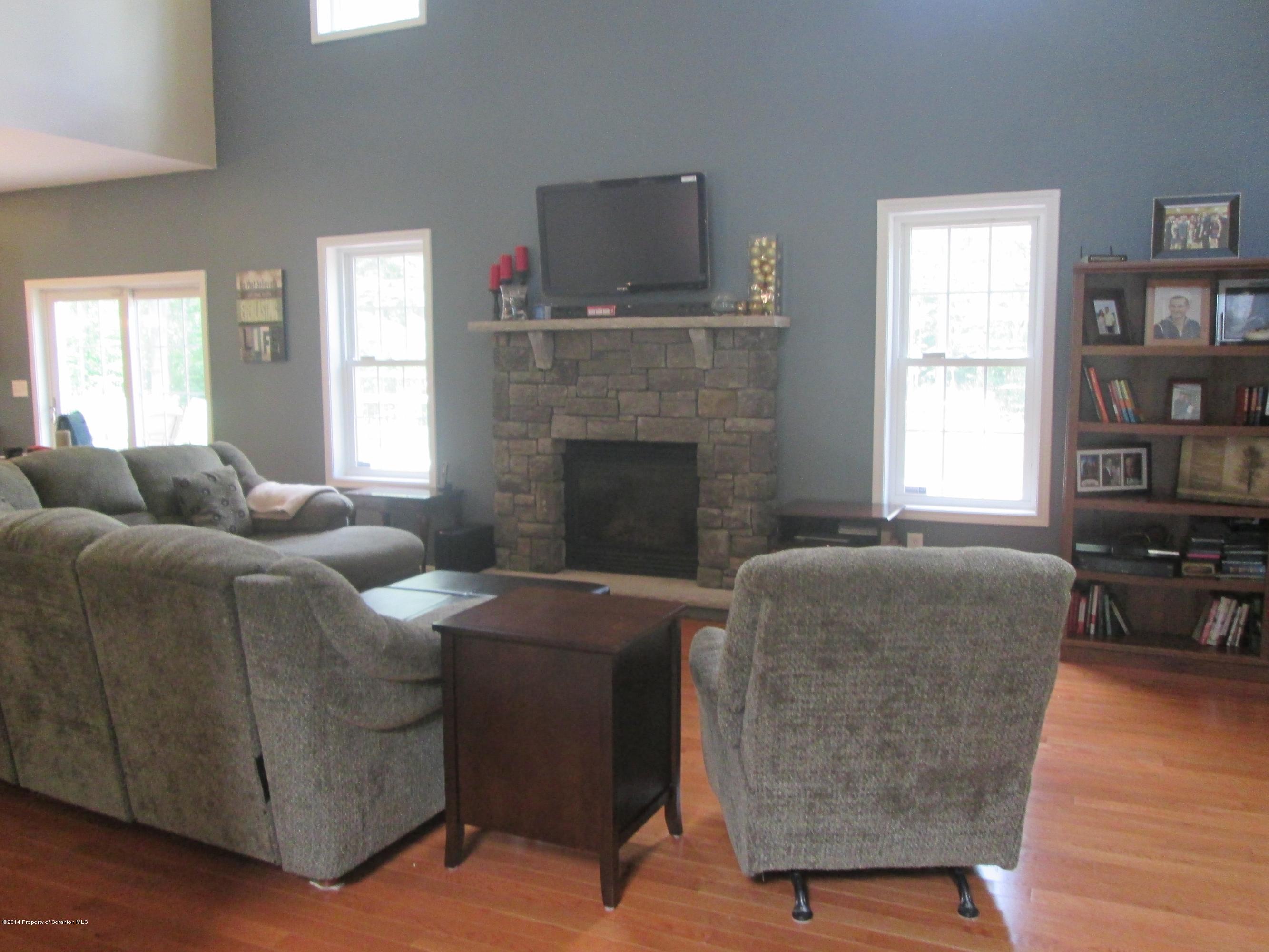 298 Union Mill Road Moscow, PA 18444 - Photo 4 of 34 Gallery Image 4