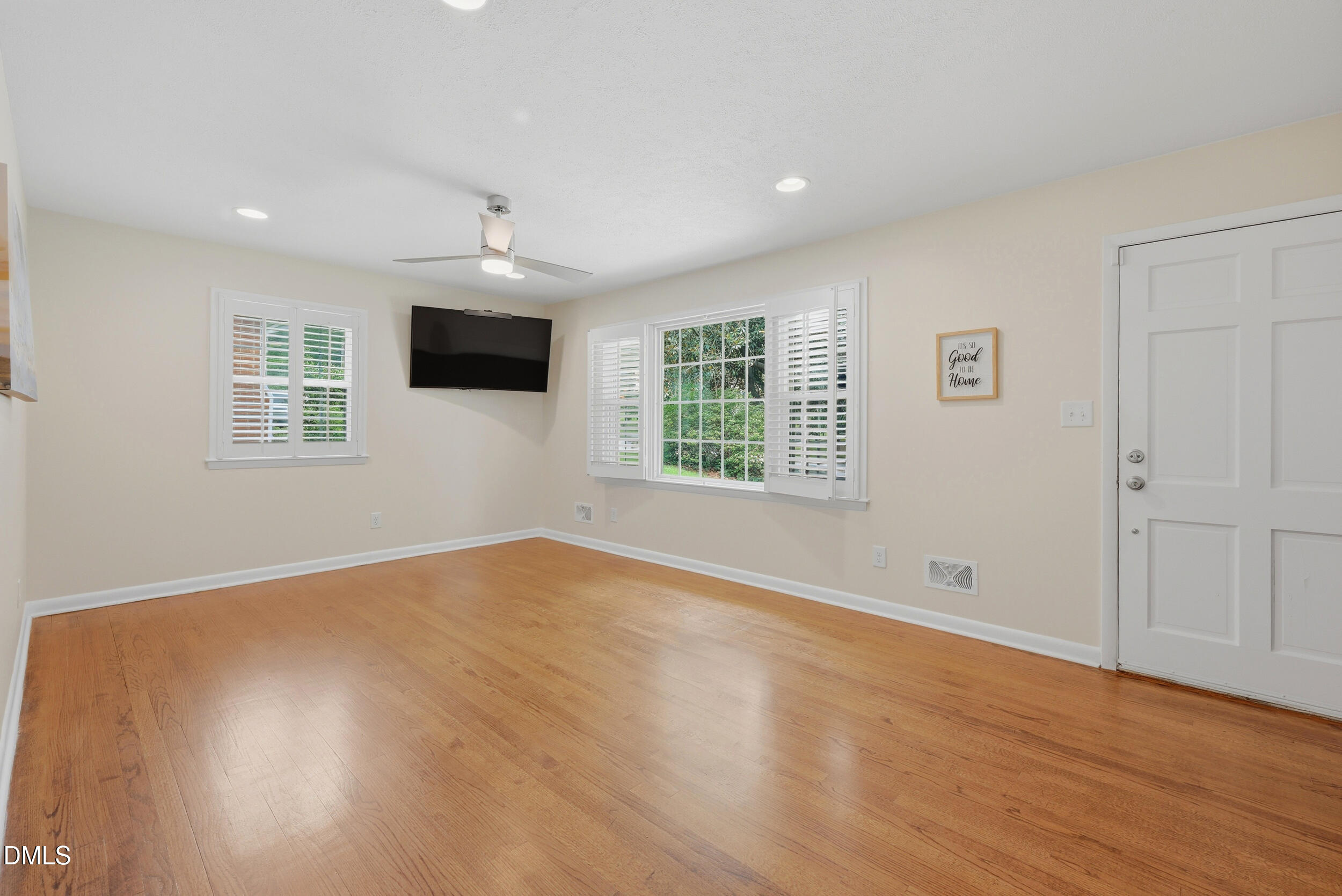 2744 Milburnie Road Raleigh, NC 27610 - Photo 7 of 33 012