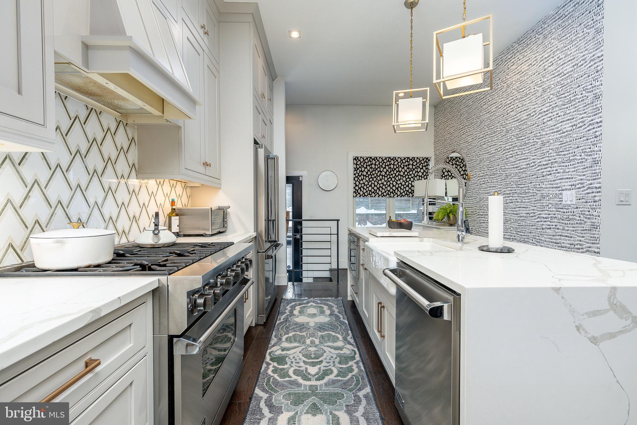 805 LeCount Street Philadelphia, PA 19130 - Photo 12 of 54
