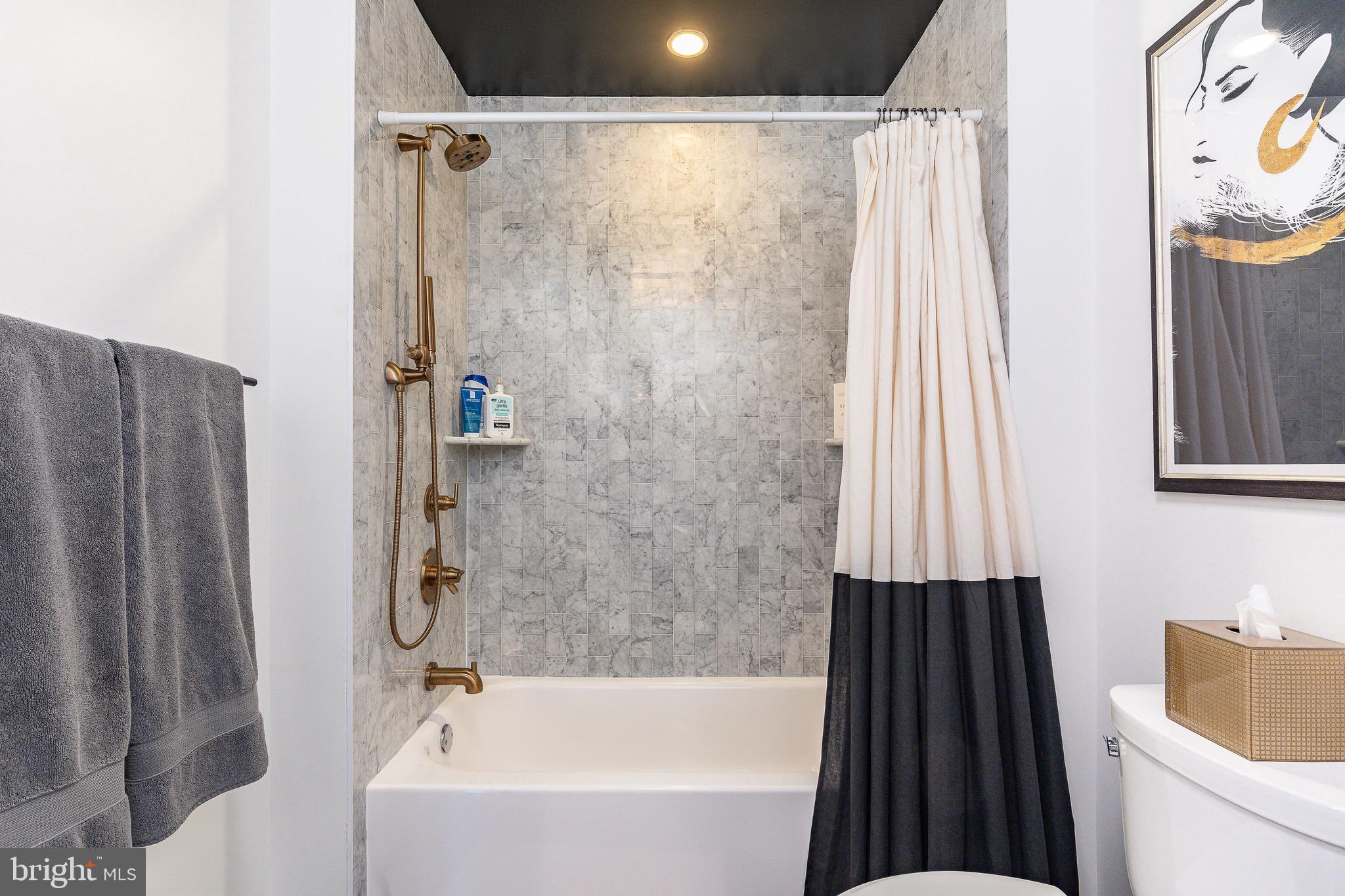 805 LeCount Street Philadelphia, PA 19130 - Photo 21 of 54