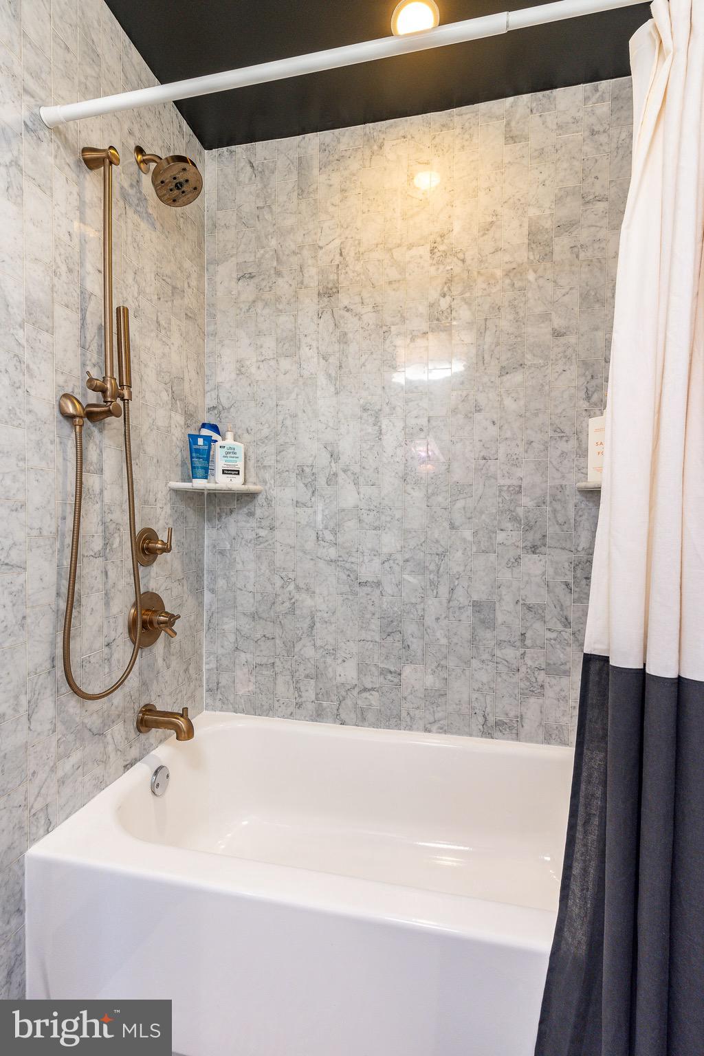 805 LeCount Street Philadelphia, PA 19130 - Photo 22 of 54