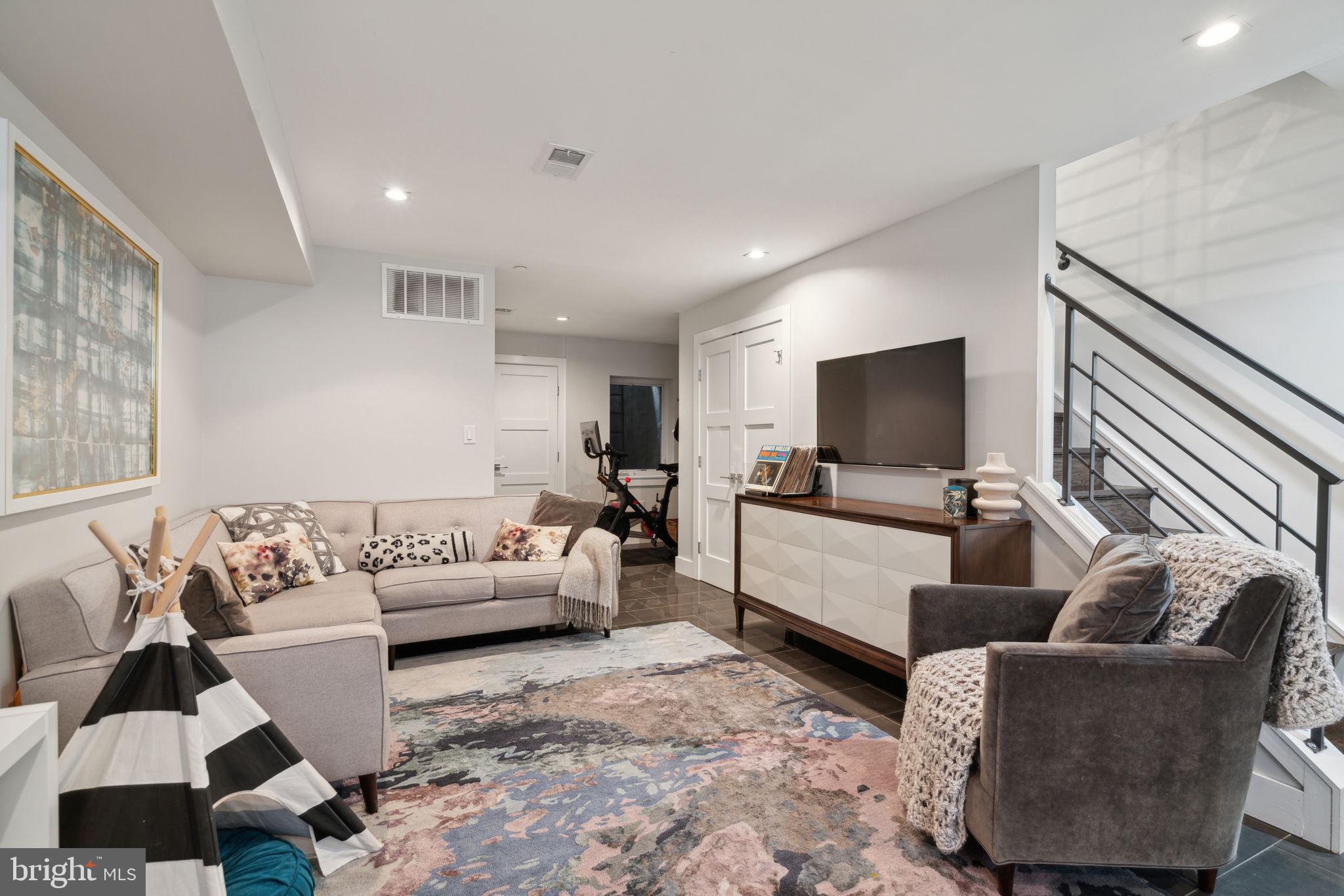 805 LeCount Street Philadelphia, PA 19130 - Photo 48 of 54