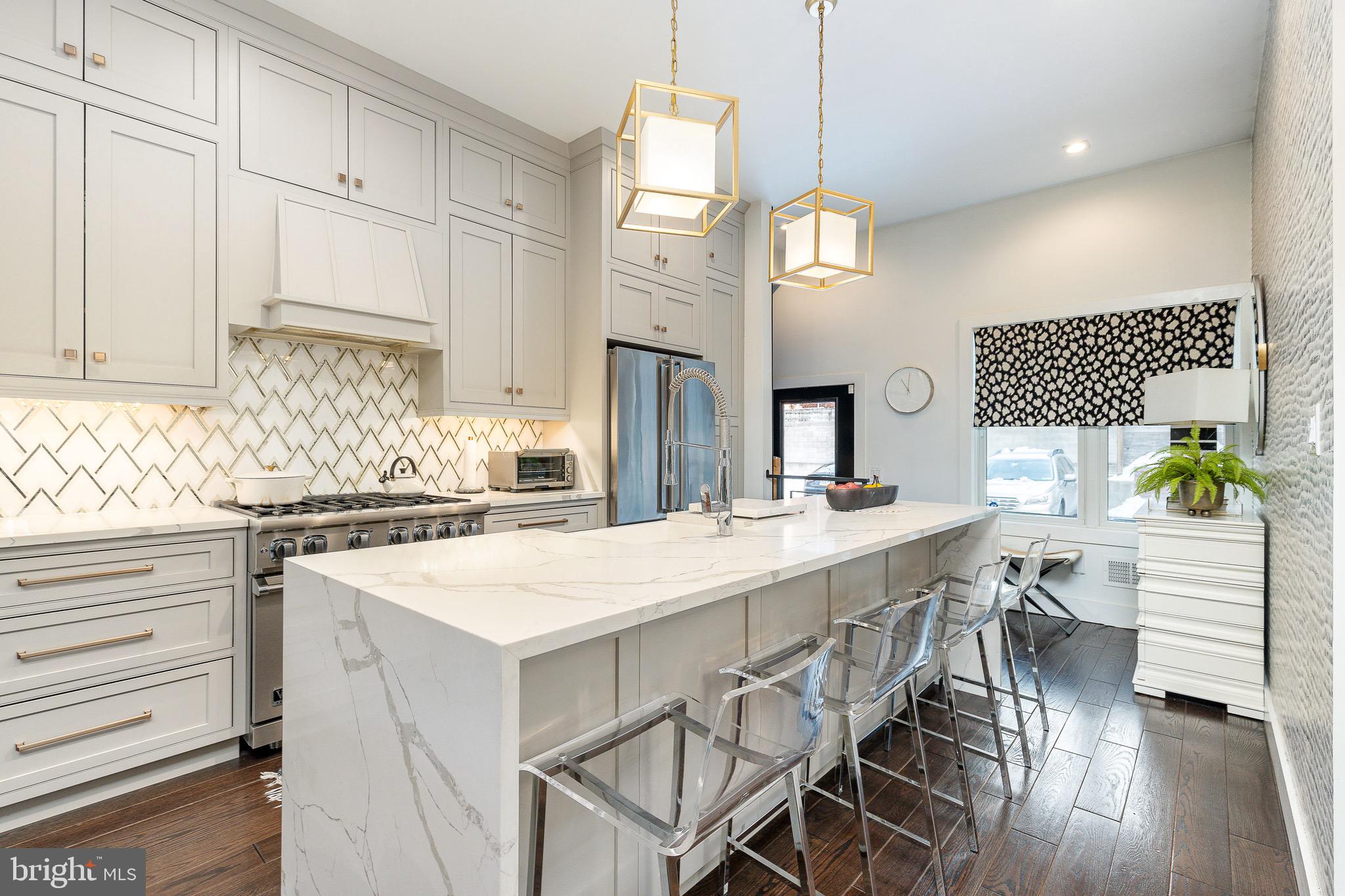805 LeCount Street Philadelphia, PA 19130 - Photo 9 of 54