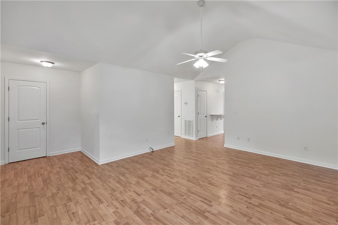 1942 Inman Drive Anderson, SC 29625 - Photo 3 of 18 Living Room