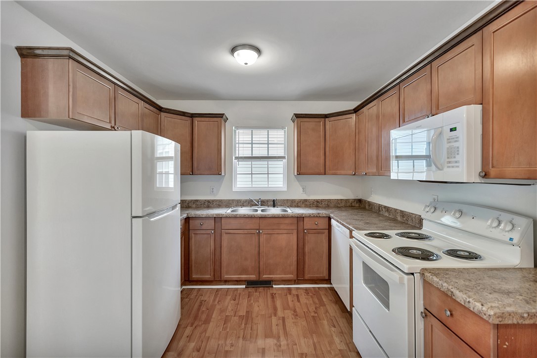 1942 Inman Drive Anderson, SC 29625 - Photo 6 of 18 Kitchen