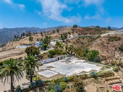 $2,495,000 | 3140 Sumac Ridge Road, Malibu, CA 90265