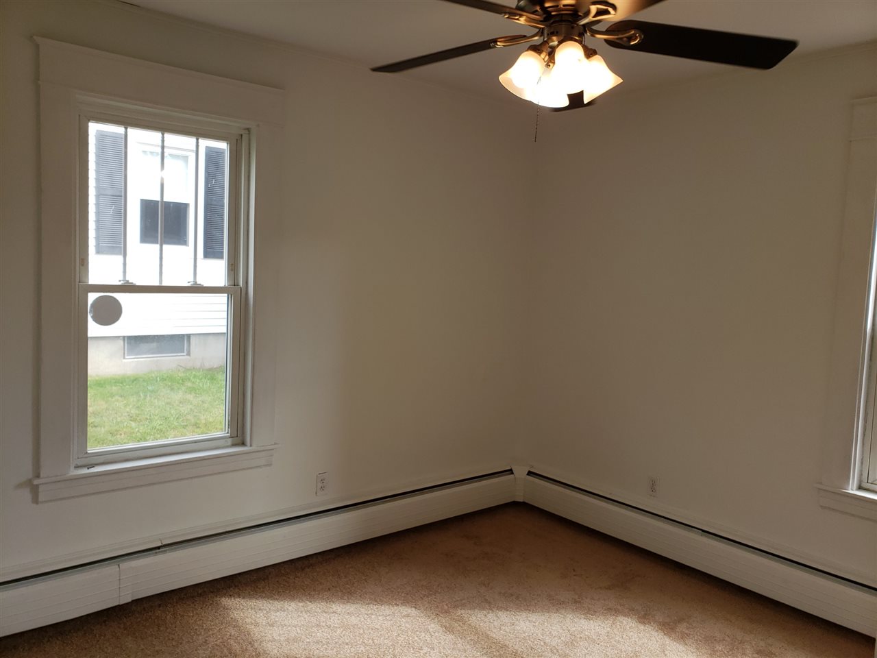 721 Howe Street Manchester, NH 03103 - Photo 12 of 37