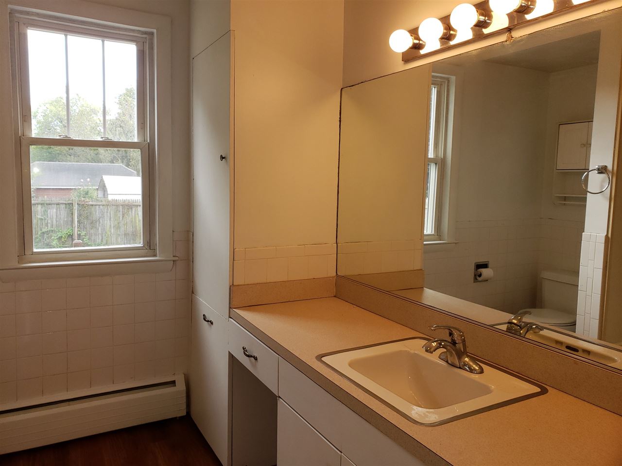 721 Howe Street Manchester, NH 03103 - Photo 15 of 37