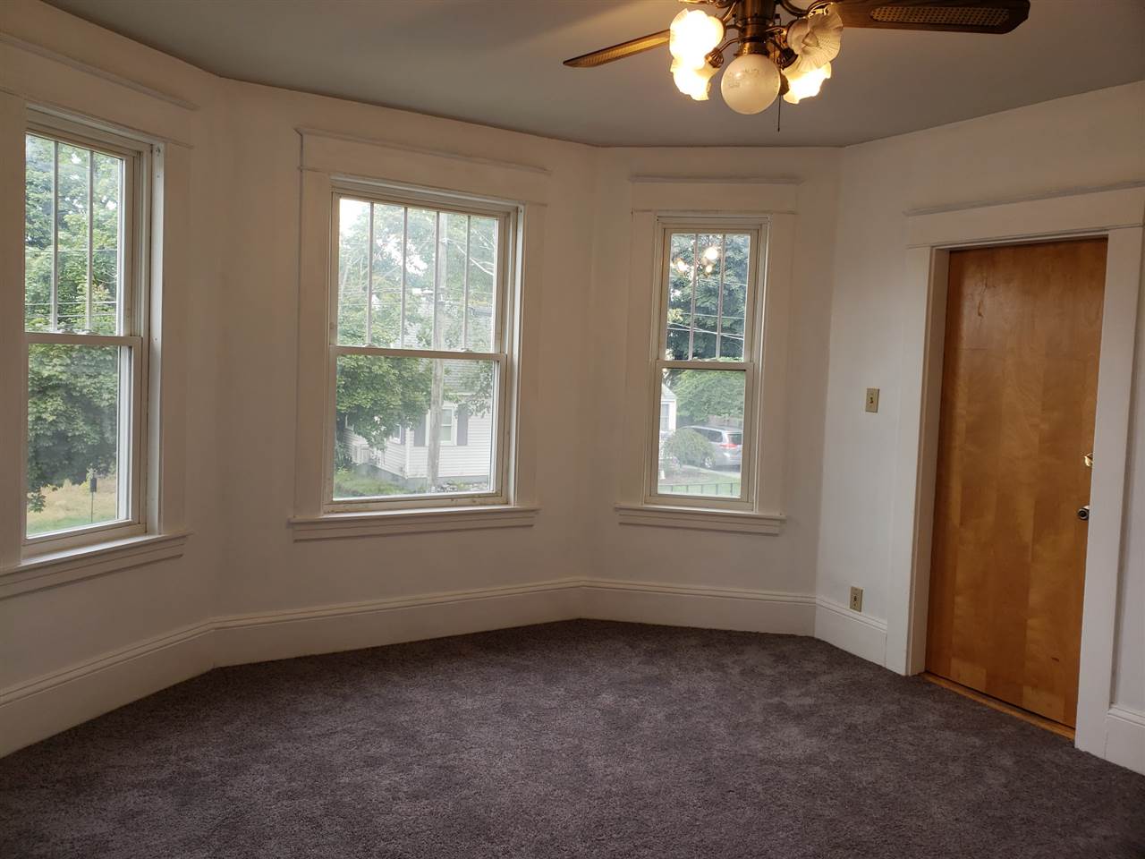 721 Howe Street Manchester, NH 03103 - Photo 18 of 37