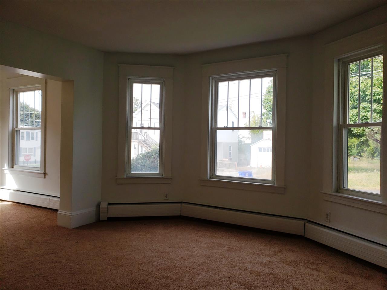 721 Howe Street Manchester, NH 03103 - Photo 6 of 37