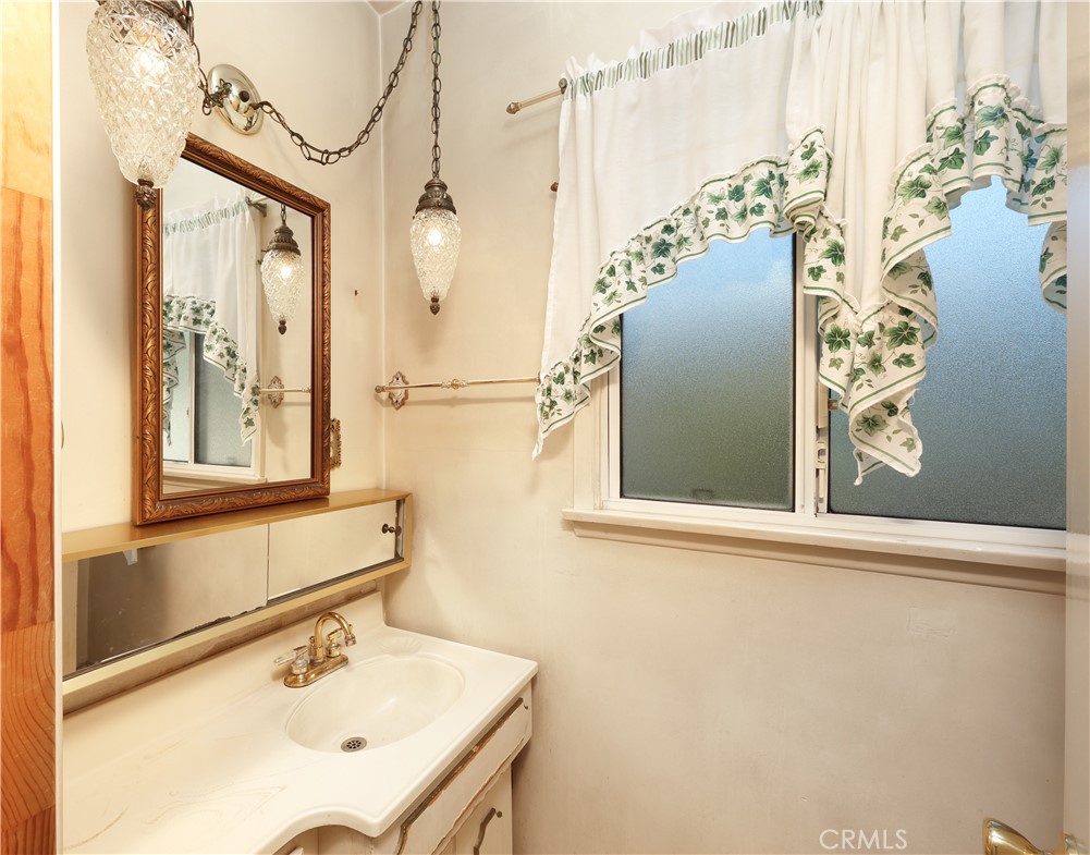 9912 Tecum Road Downey, CA 90240 - Photo 12 of 41