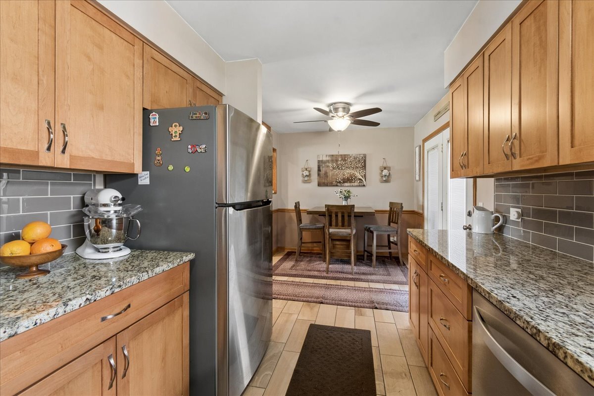25160 West Monaville Road Lake Villa, IL 60046 - Photo 7 of 34