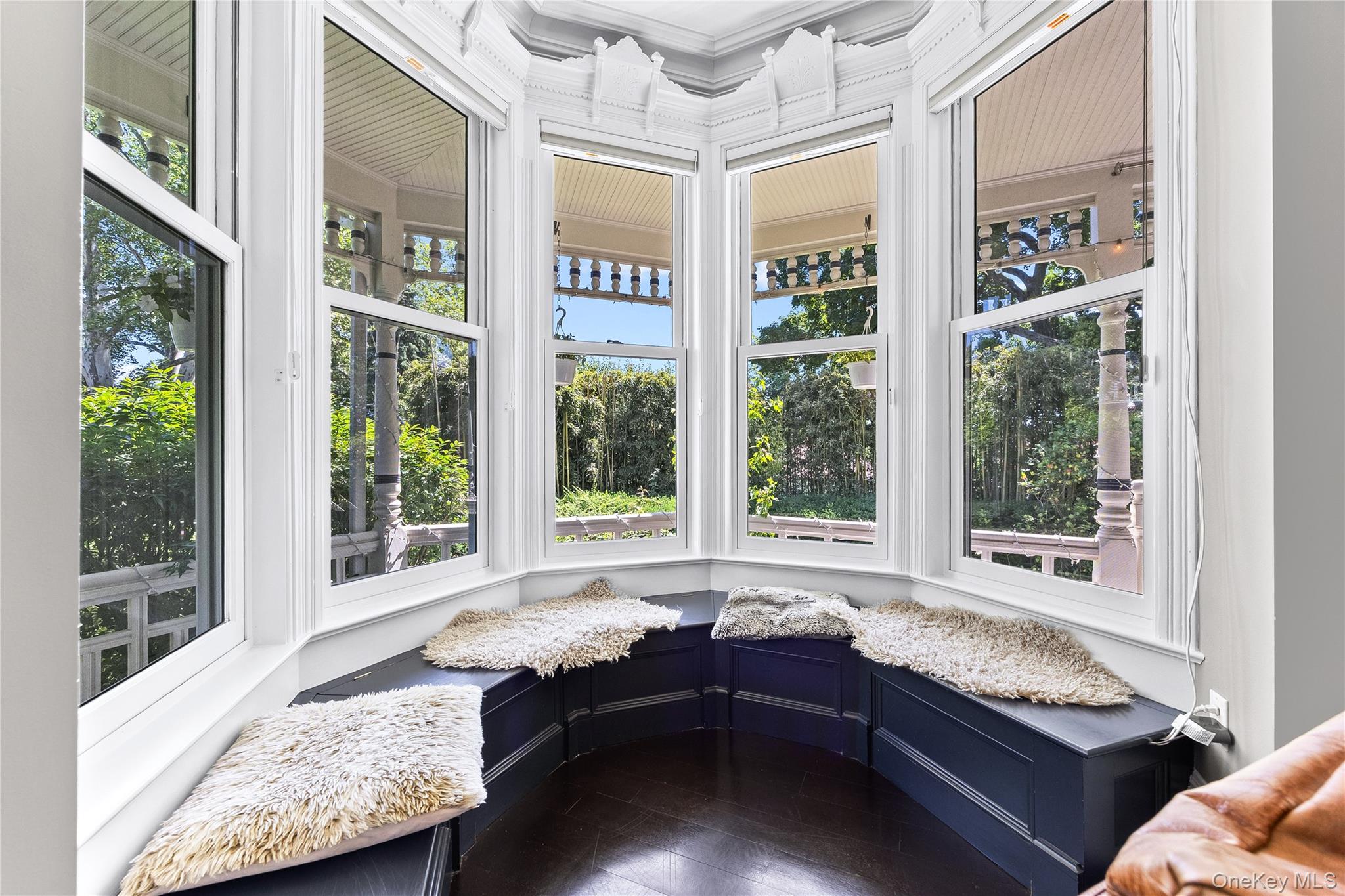 19 Howe Place Bronxville, NY 10708 - Photo 5 of 37 Bay window sitting area.
