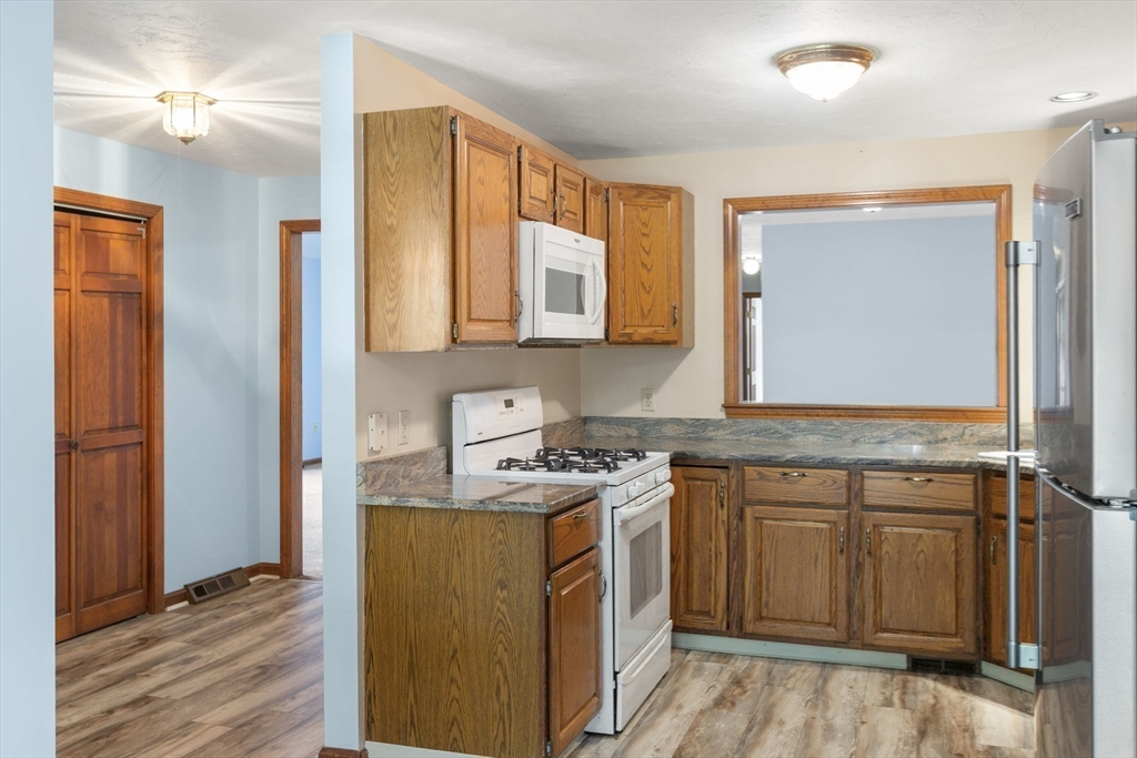 21 Spruce Pond Road, Unit 21 Franklin, MA 02038 - Photo 8 of 30 Gallery Image 8
