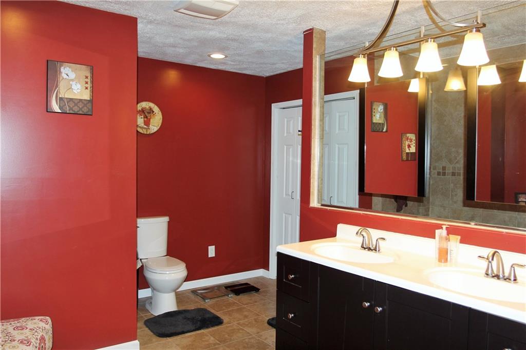 7121 Rinnie Seitz Road Nashville, IN 47448 - Photo 8 of 46