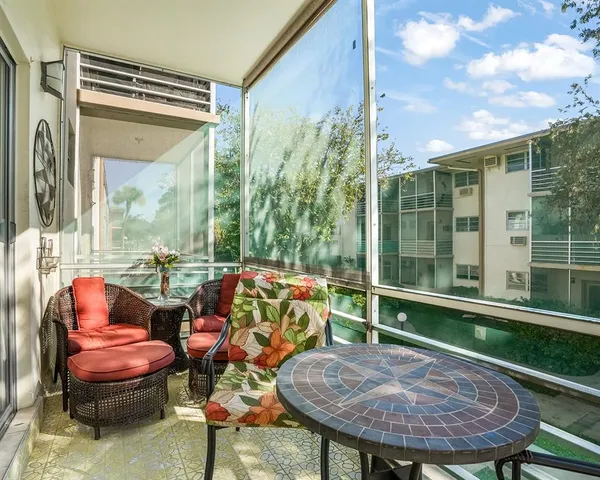 $149,500 | 16750 Northeast 14th Avenue, Unit 212, Miami, FL 33162