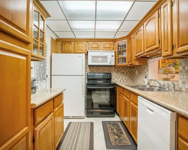 $129,500 | 16750 Northeast 14th Avenue, Unit 212, Miami, FL 33162