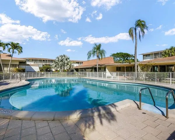 $129,500 | 16750 Northeast 14th Avenue, Unit 212, Miami, FL 33162