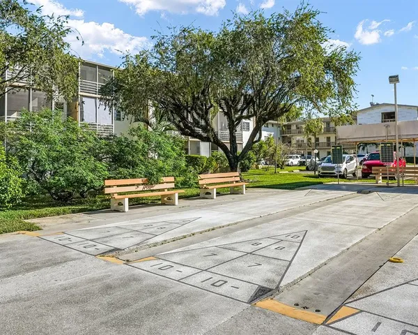 $129,500 | 16750 Northeast 14th Avenue, Unit 212, Miami, FL 33162