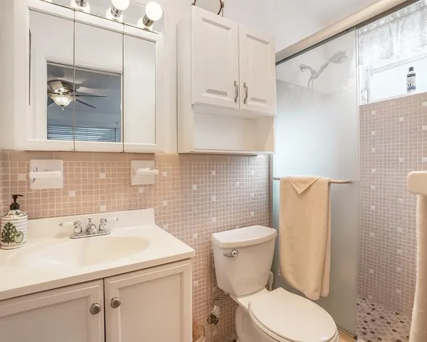 $129,500 | 16750 Northeast 14th Avenue, Unit 212, Miami, FL 33162