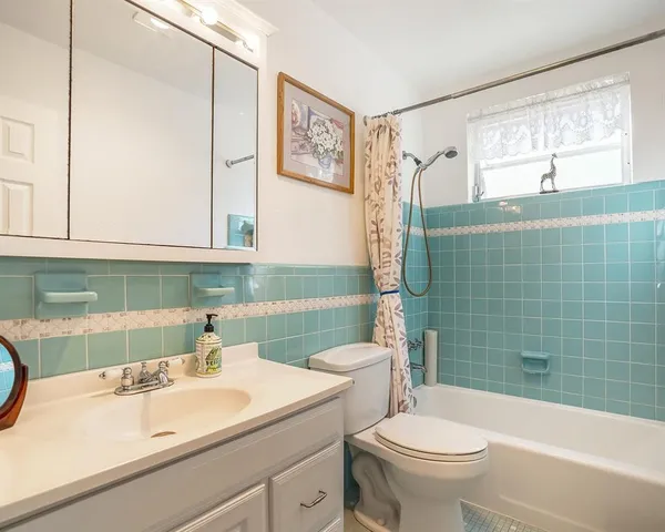 $129,500 | 16750 Northeast 14th Avenue, Unit 212, Miami, FL 33162