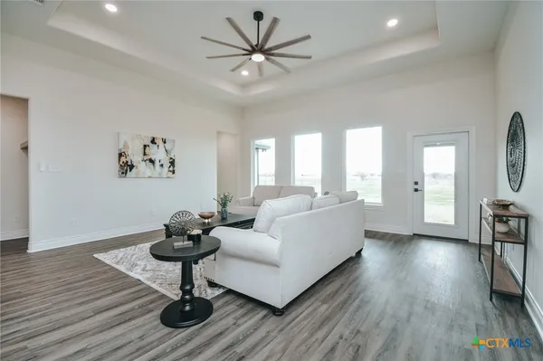 $428,885 | 321 Whitetail Lane, Victoria, TX 77905