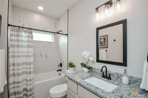 $428,885 | 321 Whitetail Lane, Victoria, TX 77905