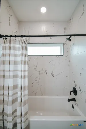 $428,885 | 321 Whitetail Lane, Victoria, TX 77905