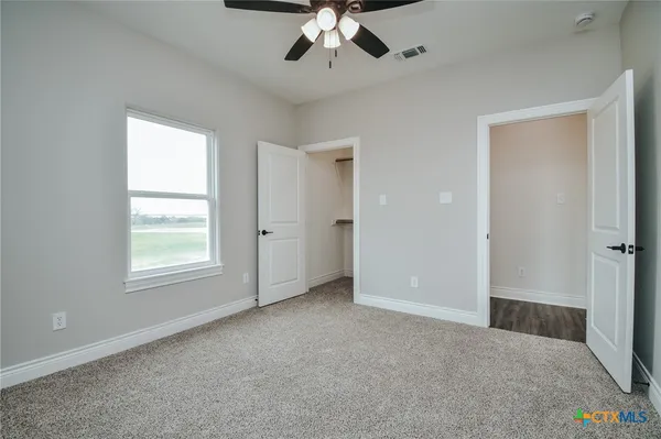 $428,885 | 321 Whitetail Lane, Victoria, TX 77905