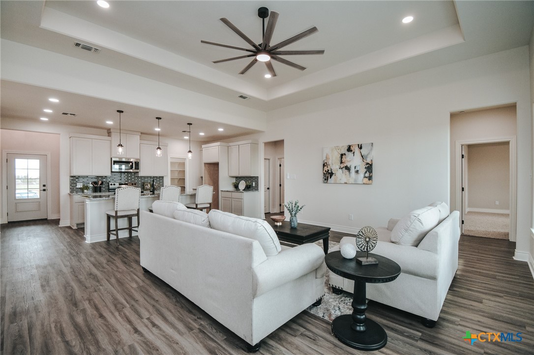 321 Whitetail Lane Victoria, TX 77905 - Photo 3 of 47 a living room with furniture and kitchen view