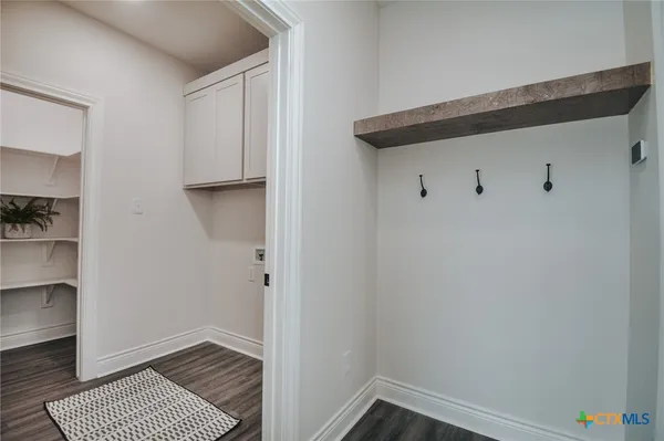 $428,885 | 321 Whitetail Lane, Victoria, TX 77905