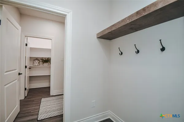 $428,885 | 321 Whitetail Lane, Victoria, TX 77905