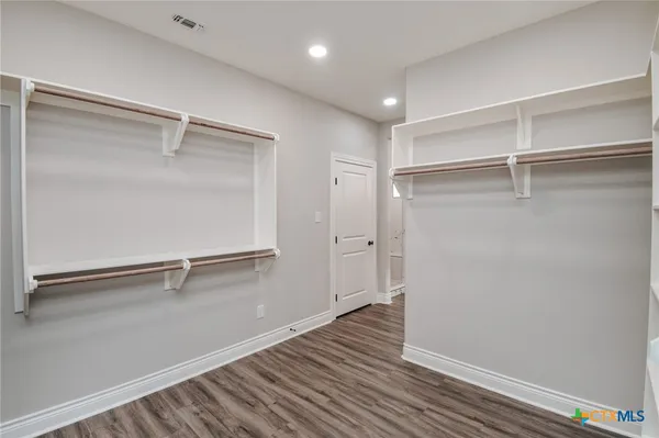 $428,885 | 321 Whitetail Lane, Victoria, TX 77905