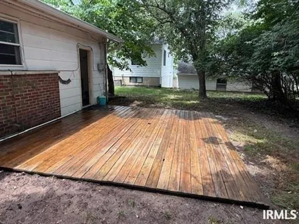 $310,000 | 905 South Eastside Drive, Bloomington, IN 47401