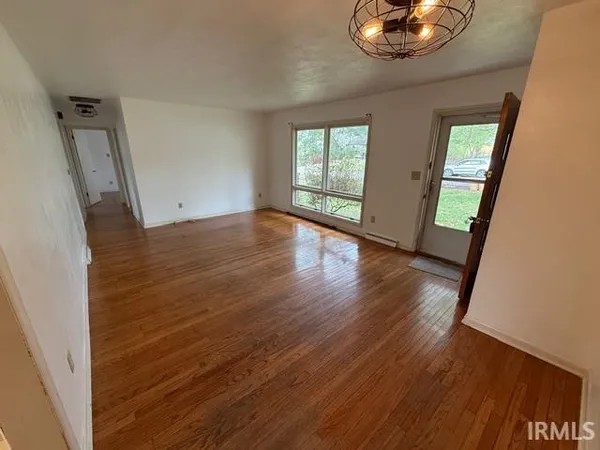 $310,000 | 905 South Eastside Drive, Bloomington, IN 47401