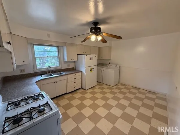 $310,000 | 905 South Eastside Drive, Bloomington, IN 47401