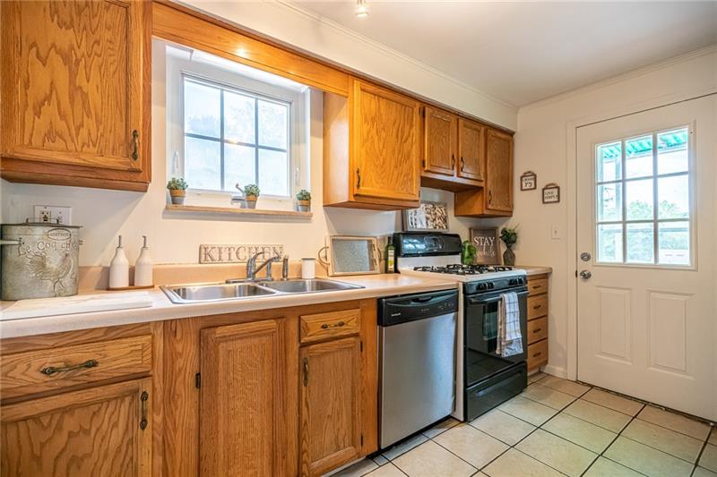 8271 Peebles Road Pittsburgh, PA 15237 - Photo 13 of 25