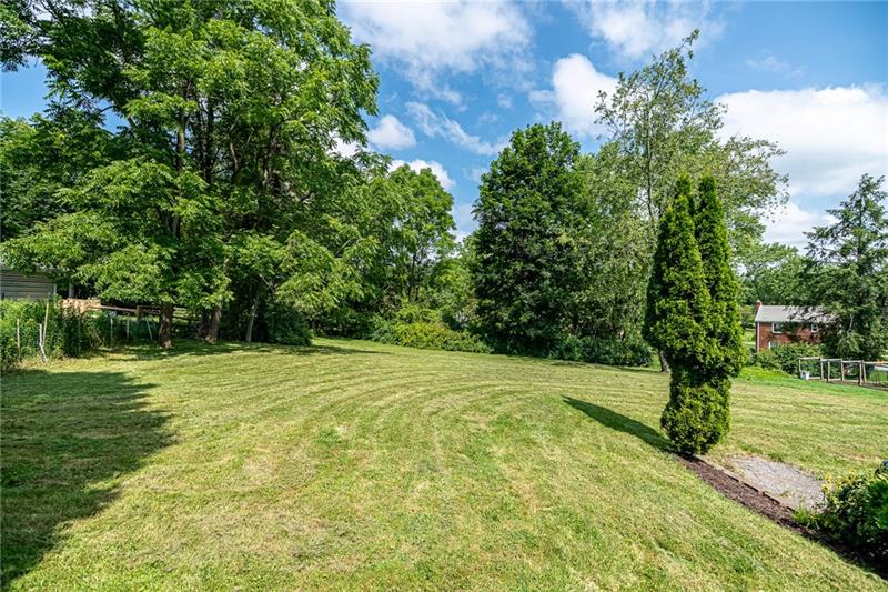 8271 Peebles Road Pittsburgh, PA 15237 - Photo 3 of 25