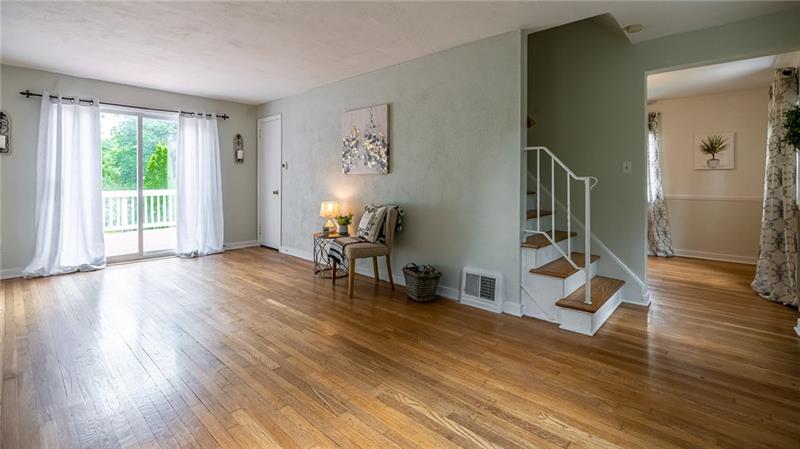 8271 Peebles Road Pittsburgh, PA 15237 - Photo 5 of 25