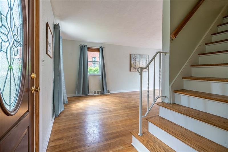 8271 Peebles Road Pittsburgh, PA 15237 - Photo 8 of 25