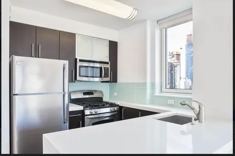 $7,095 | 350 West 37th Street, Unit 22H | Hudson Yards