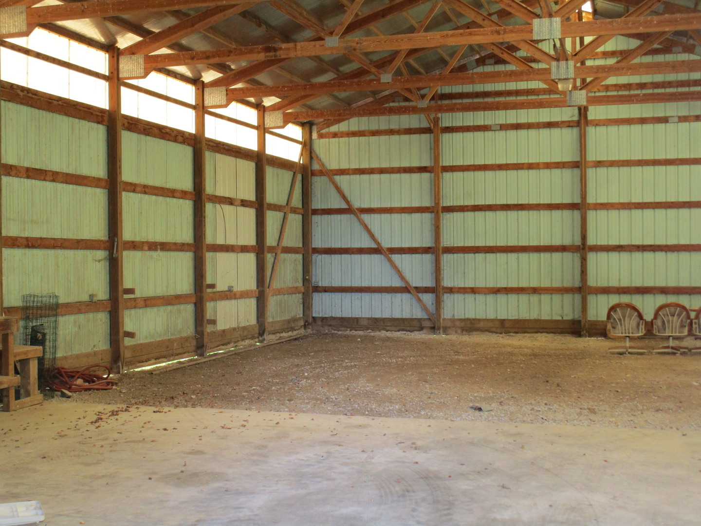19882 McGuire Road Harvard, IL 60033 - Photo 4 of 17 a view of a garage