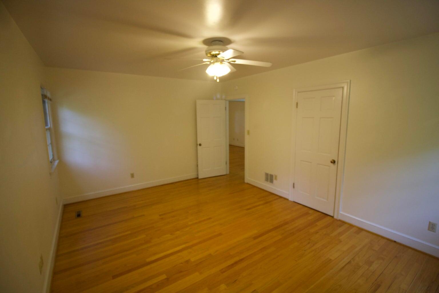 1502 Electric Road Southwest Roanoke, VA 24018 - Photo 19 of 28 18