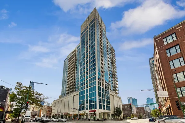 $2,950 | 757 North Orleans Street, Unit 1210, Chicago, IL 60654
