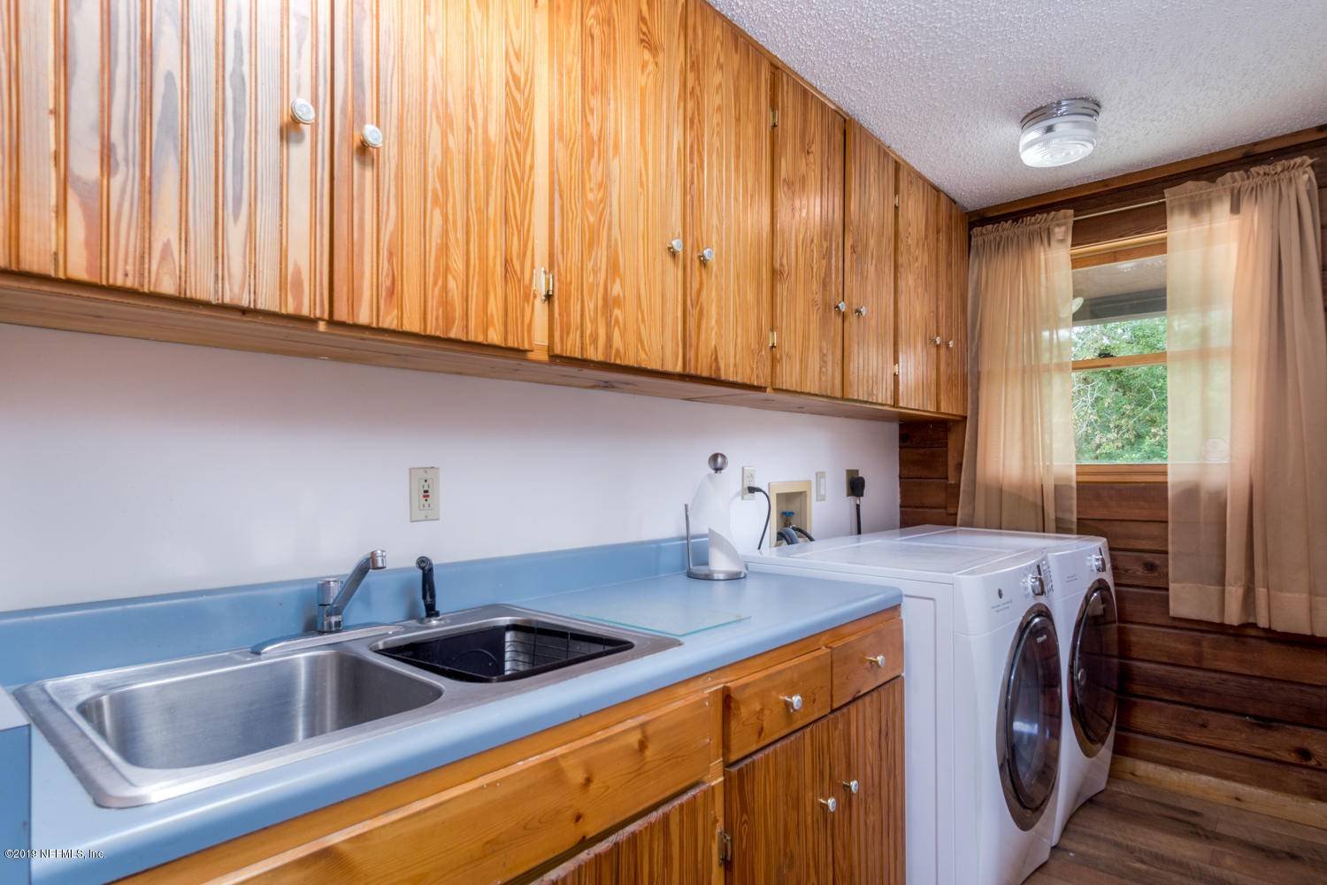 2253 Oxbow Road Jacksonville, FL 32210 - Photo 24 of 50 Laundry