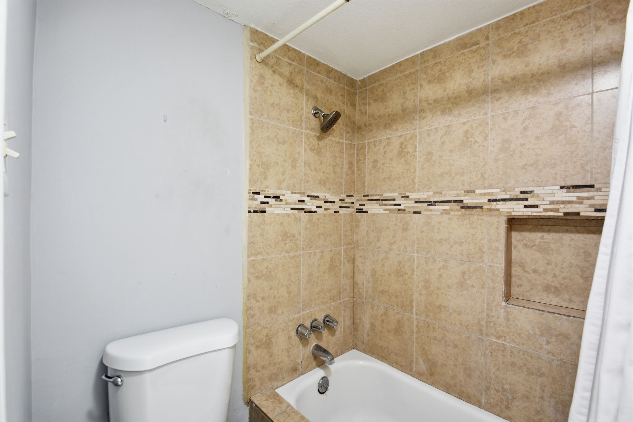 2100 Tanglewilde Street, Unit 576 Houston, TX 77063 - Photo 22 of 28
