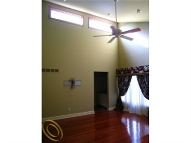 4850 Rivers Edge Drive Troy, MI 48098 - Photo 3 of 12 31020401-2.JPG
