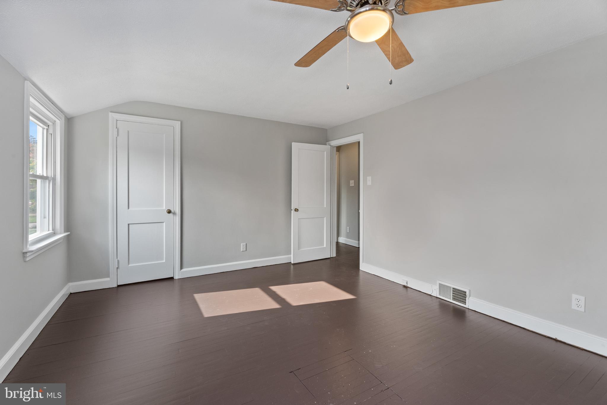 545 Ridley Circle Holmes, PA 19043 - Photo 11 of 28 Gallery Image 11